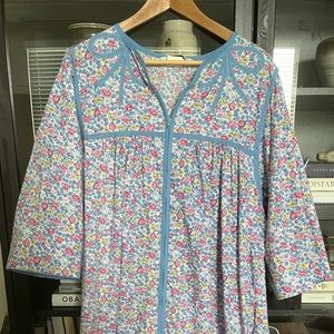 Vintage appliqué housecoat/housedress/robe with front zip and pockets
